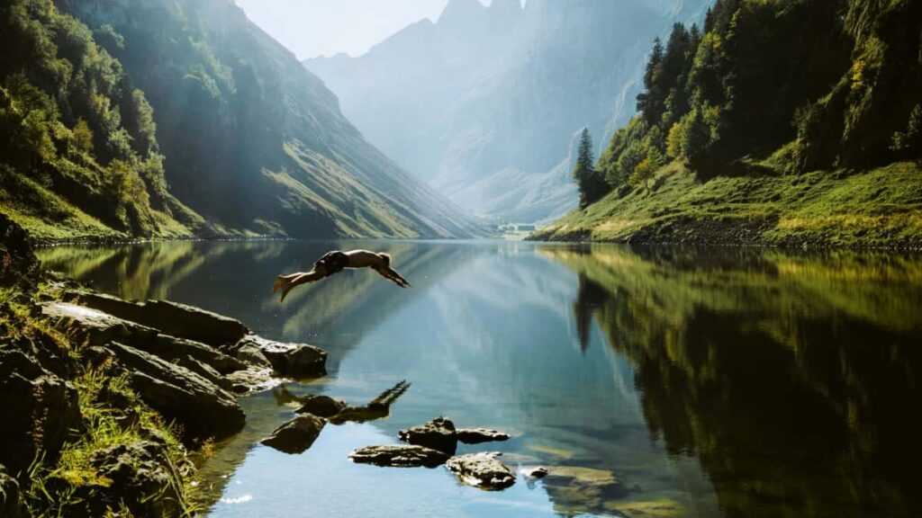 : creators Kuaishou, sentiment 2025.