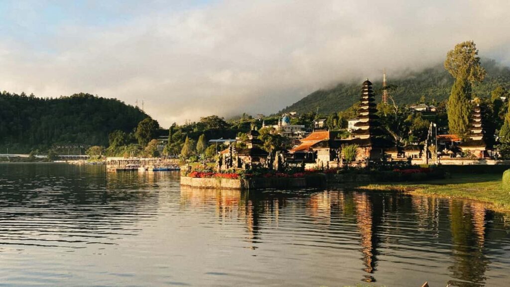 : Russia Josh creators UGC , , .