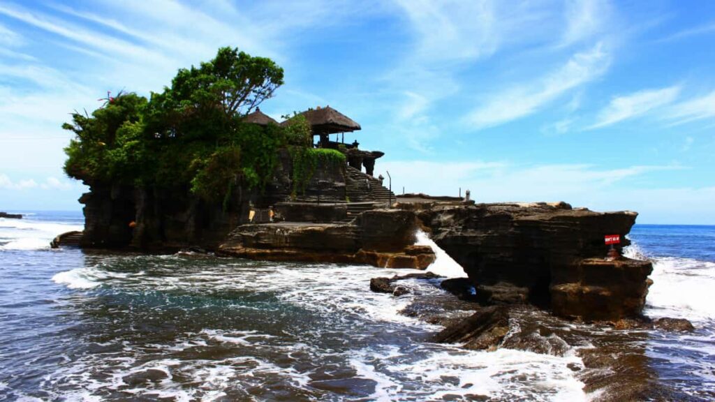 creators : / Netflix styling.