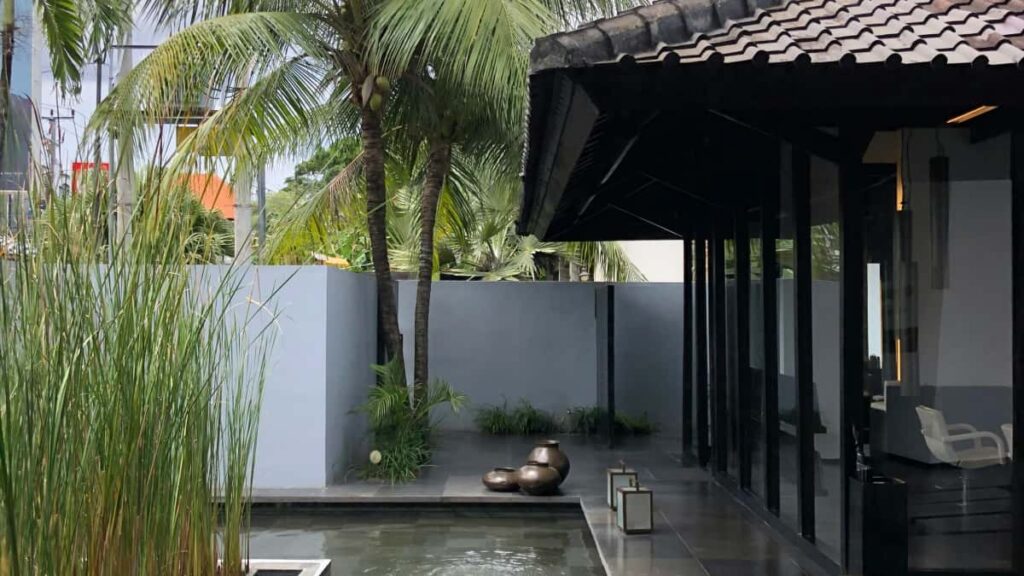 : Etsy creator-led sales pushes , .