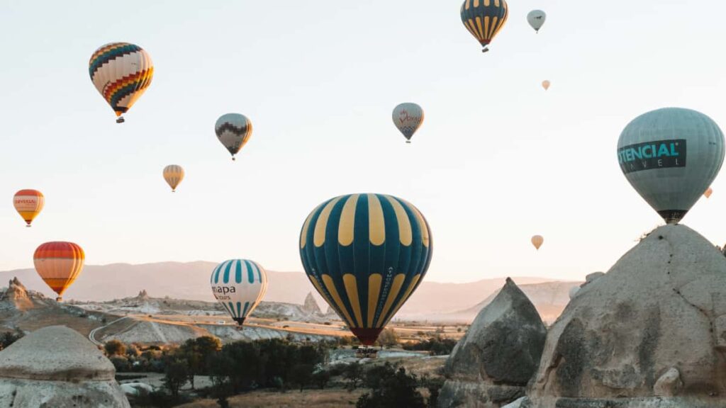 : Bolivia Clubhouse fitness challenges creator-led .